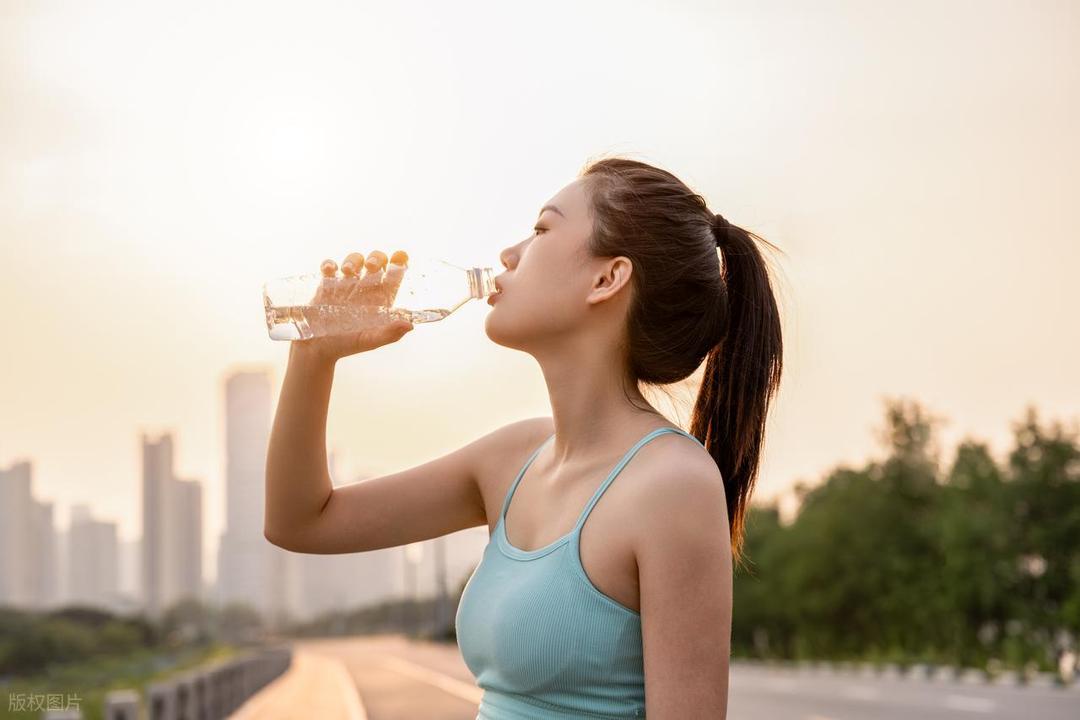 医学研究：爱流汗的，寿命比不爱流汗的人长十年不止？真的吗？